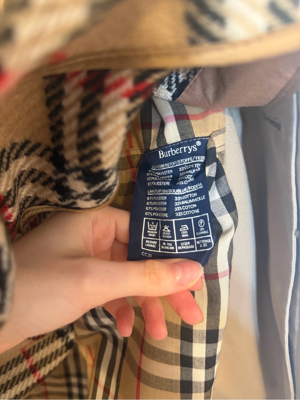 Vintage Burberry Trench Coat with Plaid Lining - Picture 8 of 8